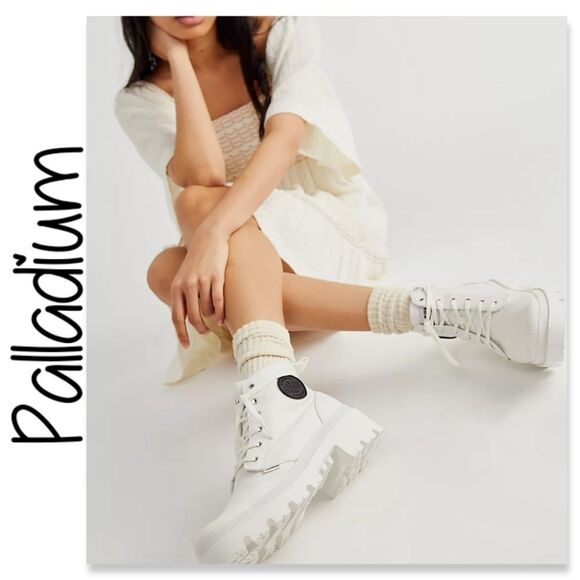 NIB Palladium Women's Pallabase Twill Lug Sole Sneaker Booties - Picture 1 of 12